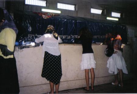 ma mere ma couz et ma tante qui prient